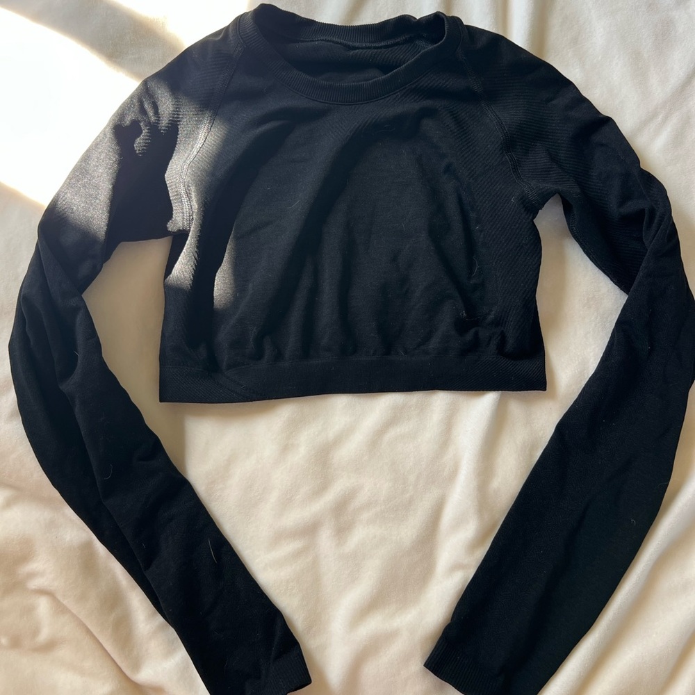 Alphalete Black Long-Sleeve Cropped Top - Women's